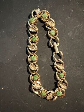 Vintage Goldette Carved Faceted Jade Green Nephrite Gold ton Leaf 7.25" Bracelet
